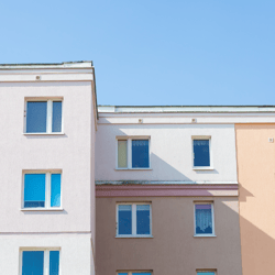 Vaut-il mieux investir dans un immeuble de rapport ou dans des appartements séparés ?